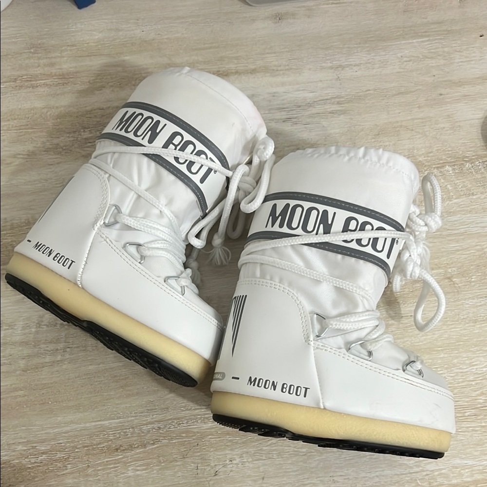 Moon Boot White Snow Boots